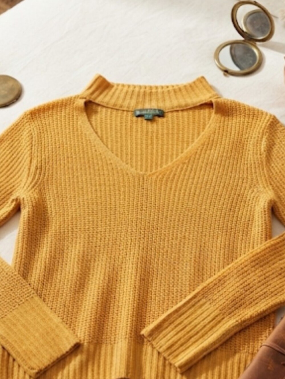 Wild Fable Mustard Yellow V-Neck Knit Sweater Small